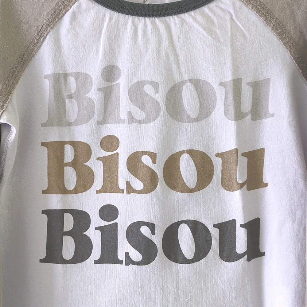 4/$25 Peek Bisou Bisou Bisou taupe raglan tee size small (4/5)